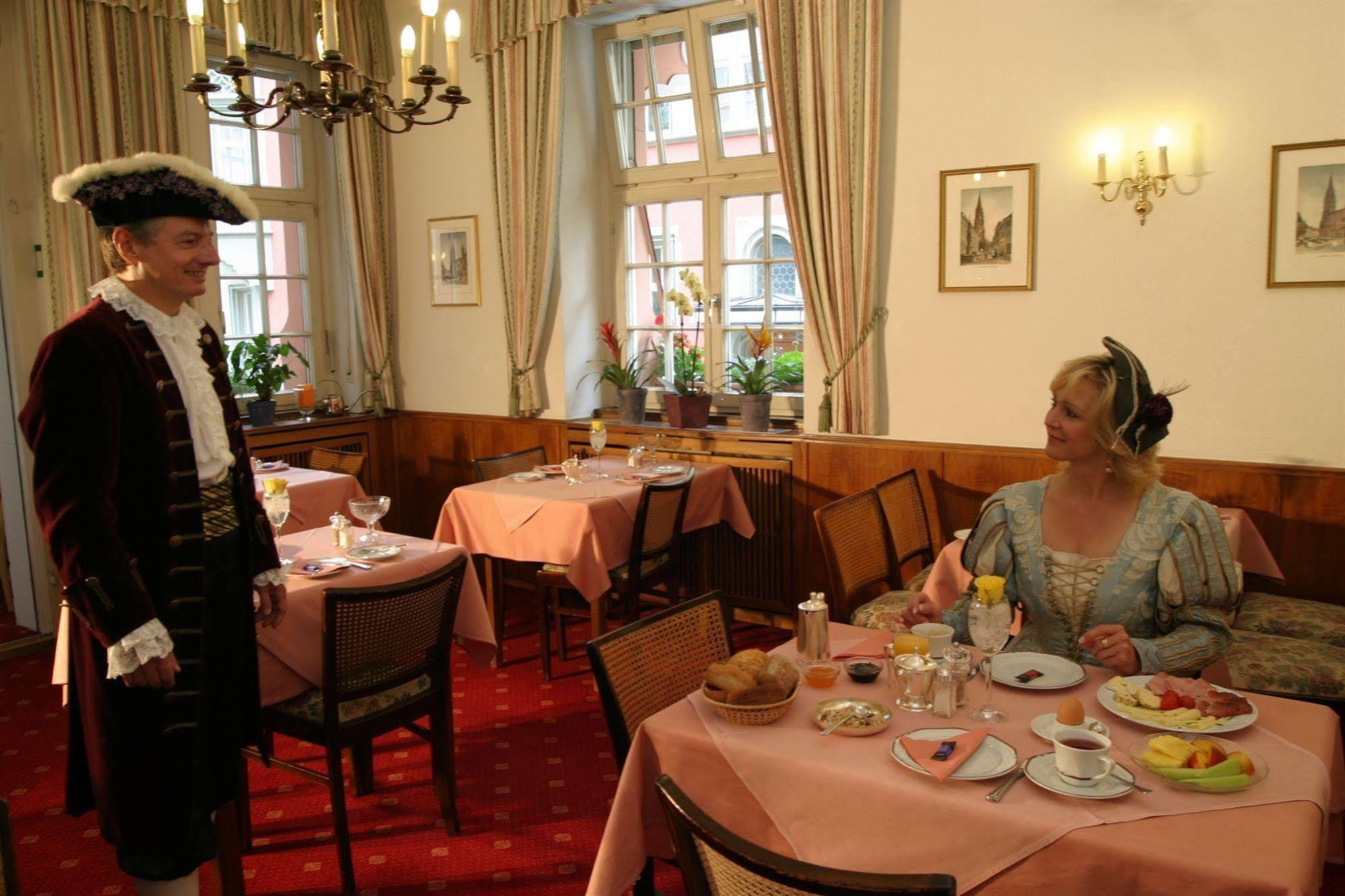 Hotel Barbara Fryburg Bryzgowijski Restauracja zdjęcie
